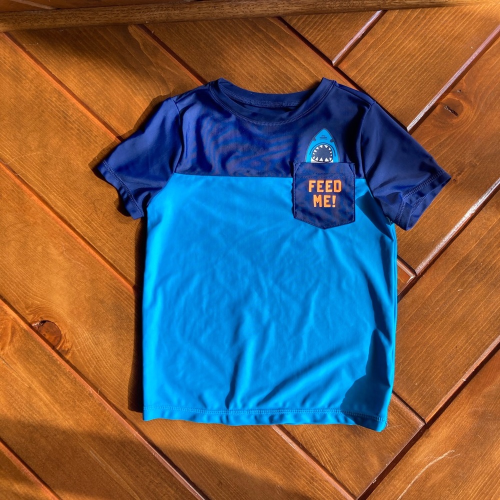 NWOT Oshkosh boys swim shirt Sz 6.